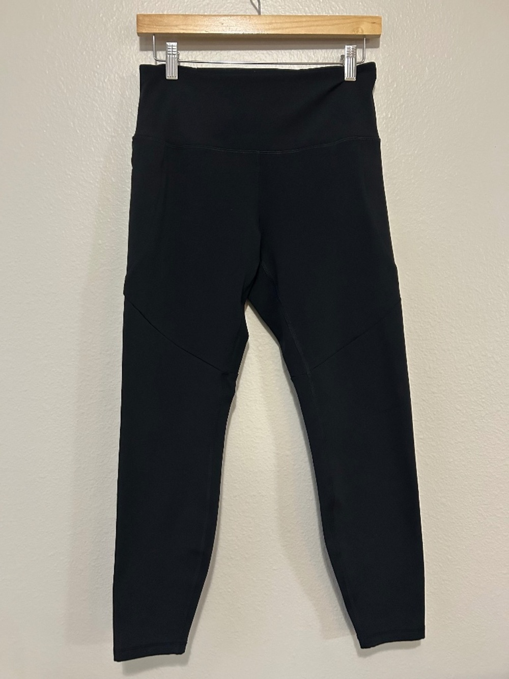 Spyder Active Black Leggings with Pockets, 3/4 length, size M